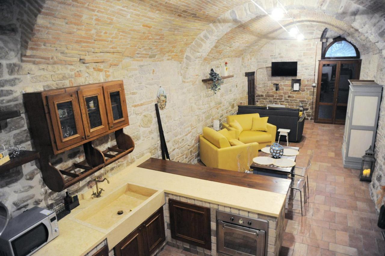 O Rosa Bella Appartamento Via Savelli Della Porta 24 Gubbio Eksteriør billede
